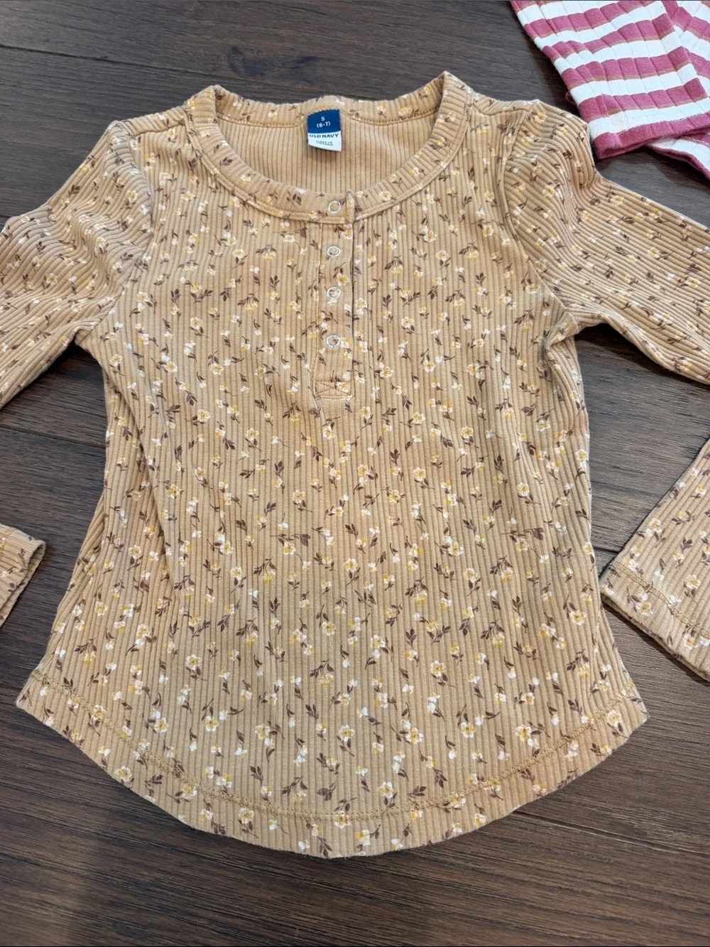 Old Navy / Paisley Lane Long-Sleeve Top Set of 2 in Size 7 - C34-111